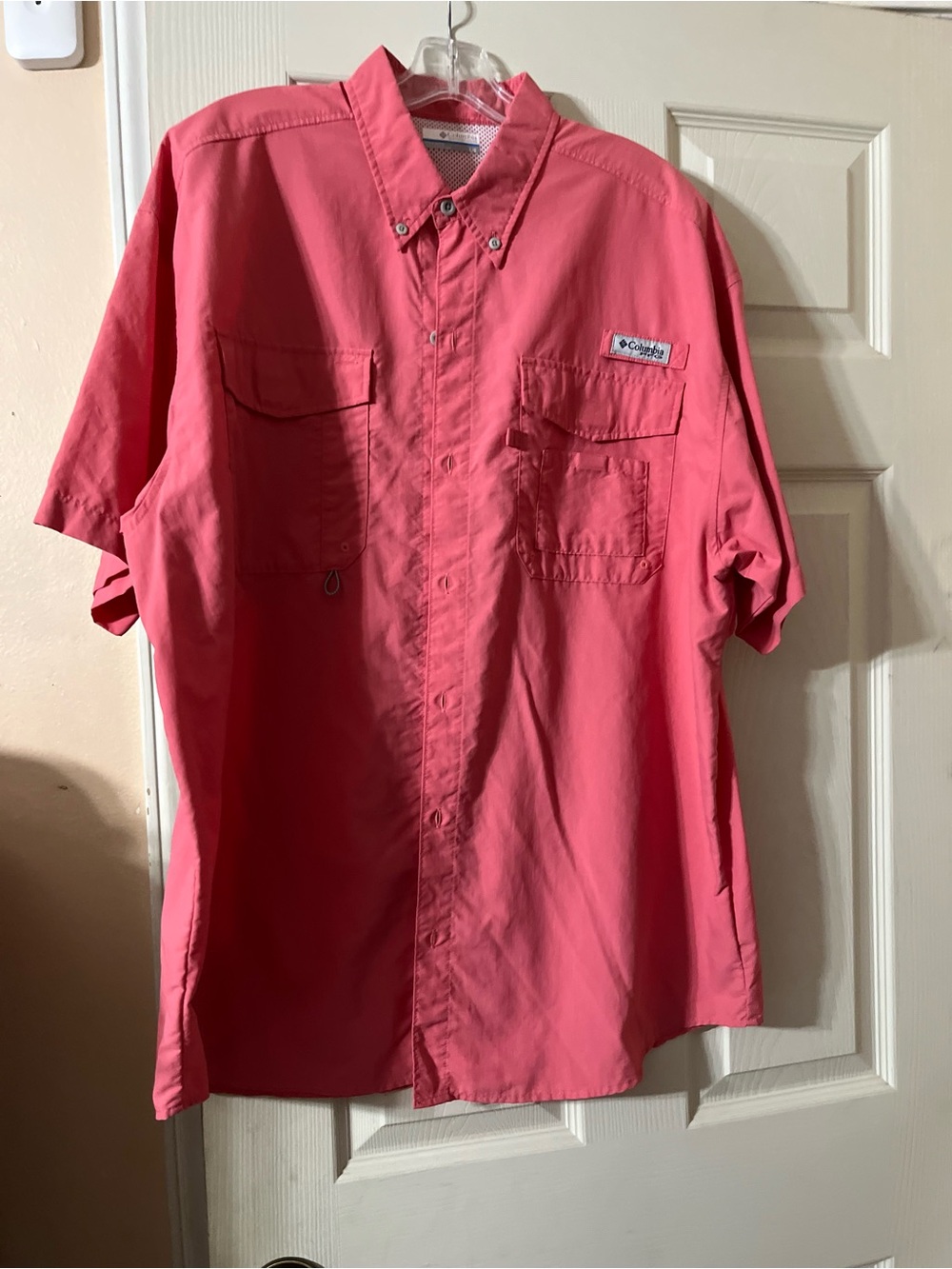 Columbia Men’s Coral-Pink Short-Sleeve Button-Down Shirt